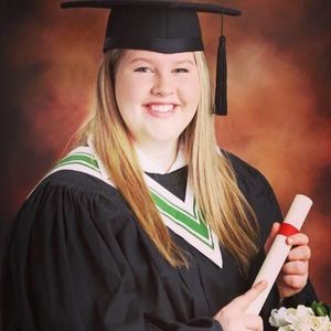 Meet your Posher, Cassie